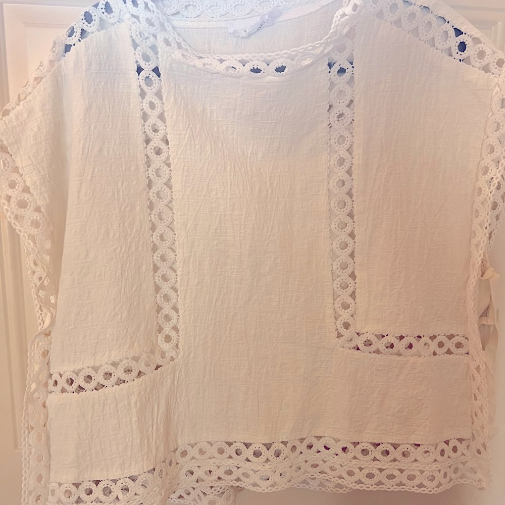 White tie Top - in great condition!! Great for summer! size M